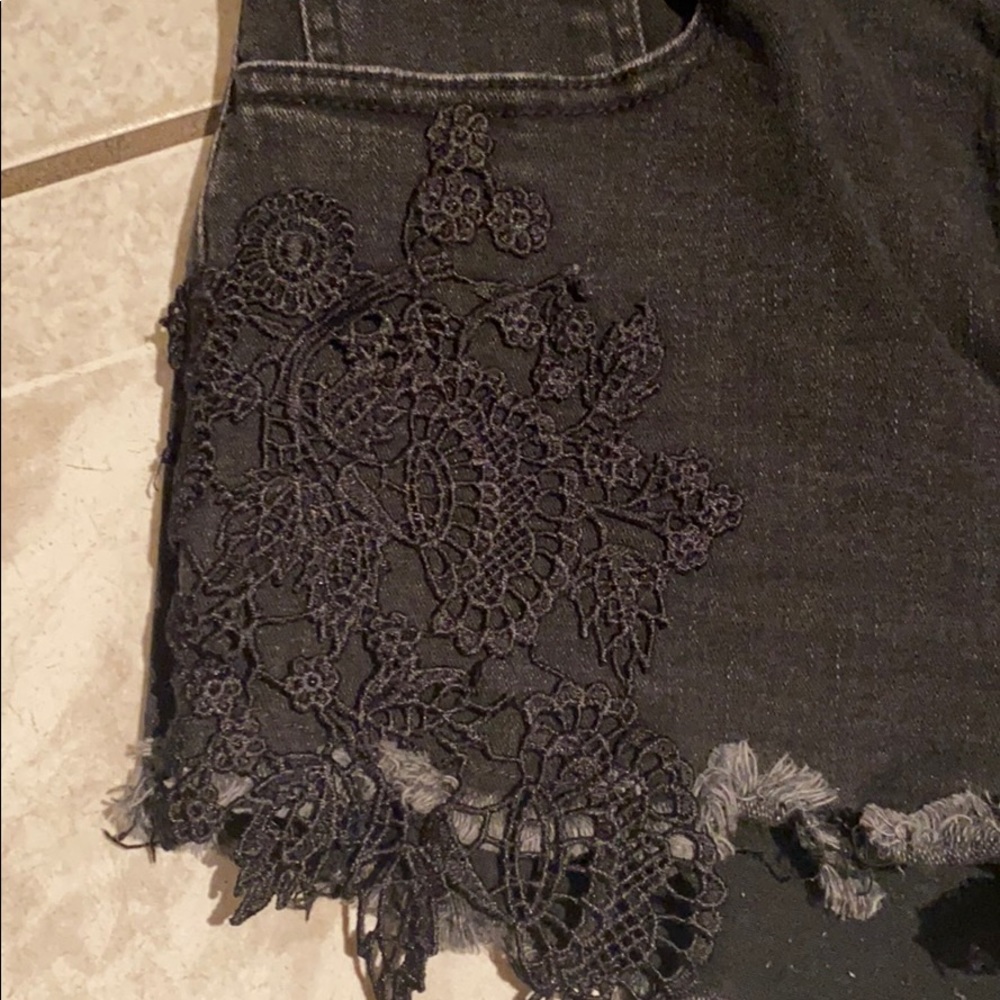 Shorts - Picture 2 of 5